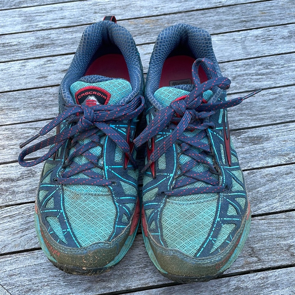 Brooks Cascadia 8 size 7 women’s trail runner